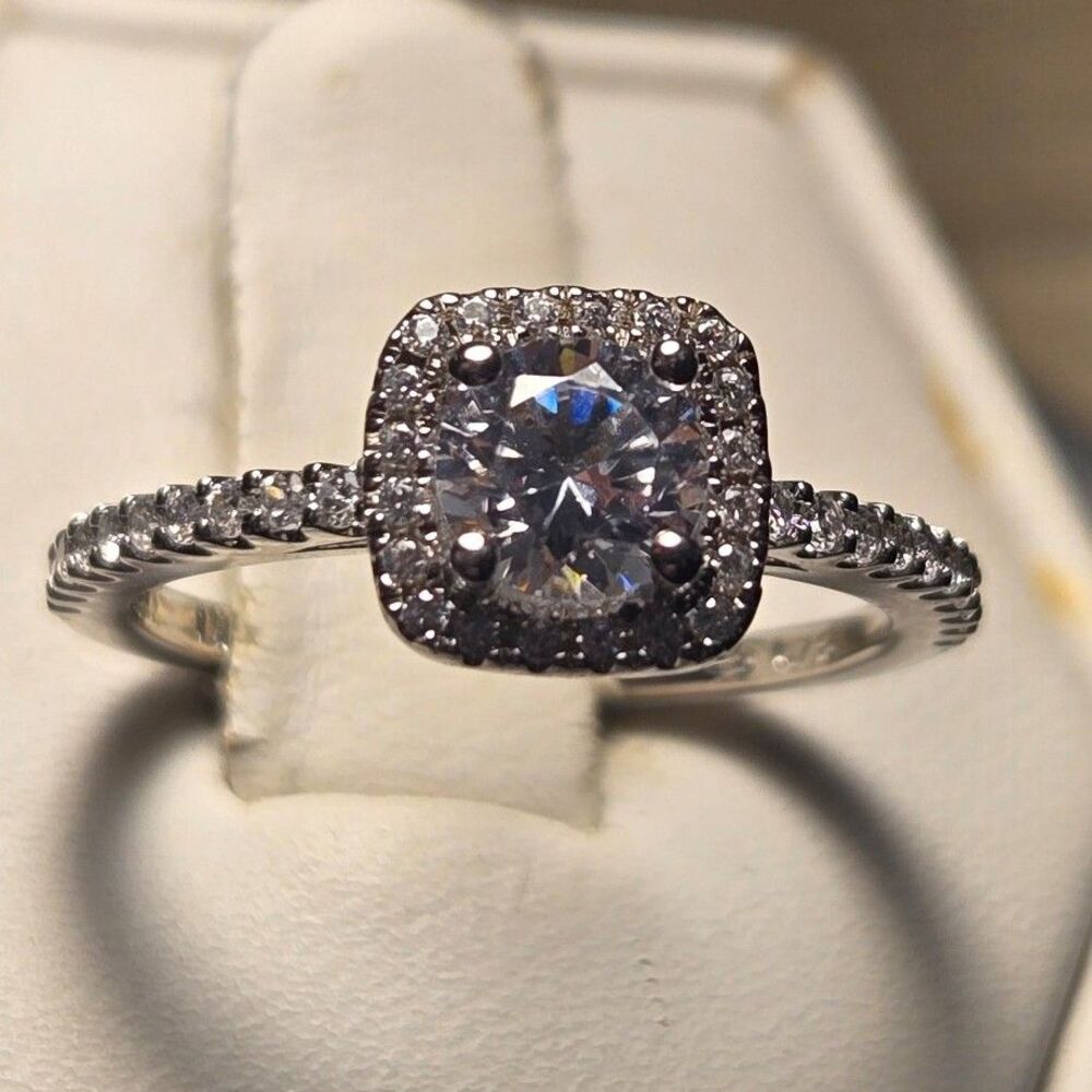 Romance Sparkles Vintage Sterling Silver Ring Sz 6